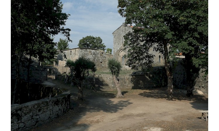 Cerca do Mosteiro de Sanfins de Friestas
