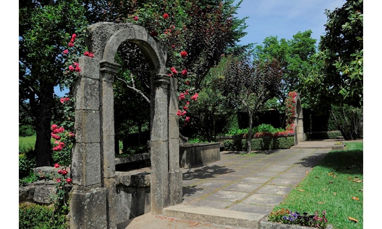 Quinta de Azevedo / Honra de Azevedo