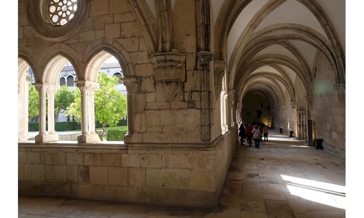 Cerca do Mosteiro de Alcobaça